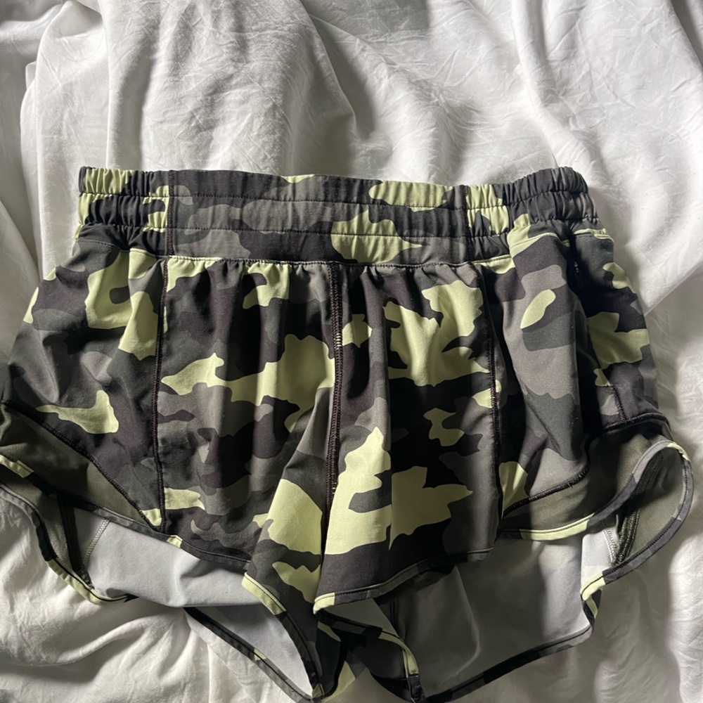 Lululemon HOTTY Hot shorts
